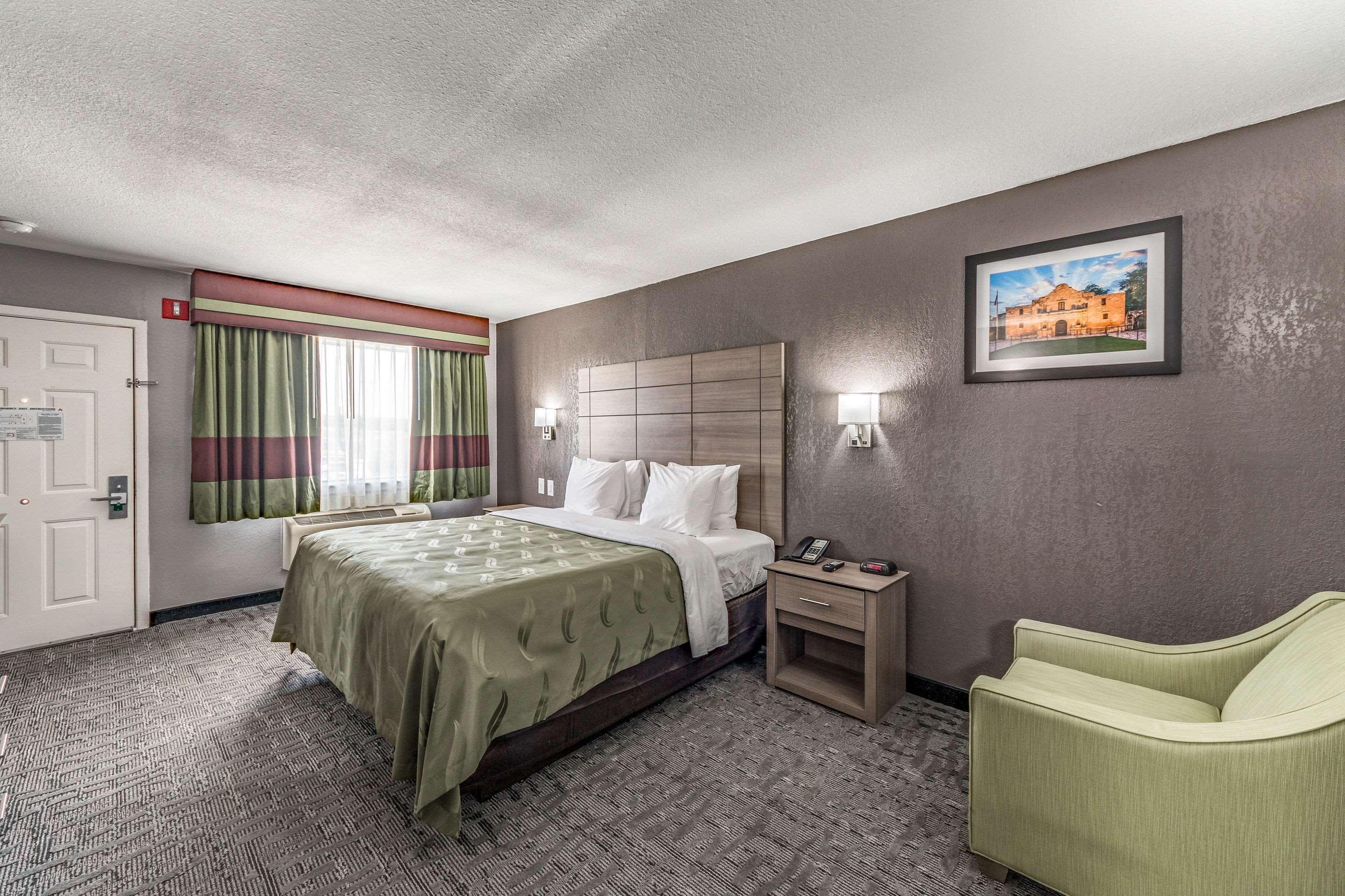 Quality Inn I-10 East Near Frost Bank Center San Antonio Eksteriør bilde
