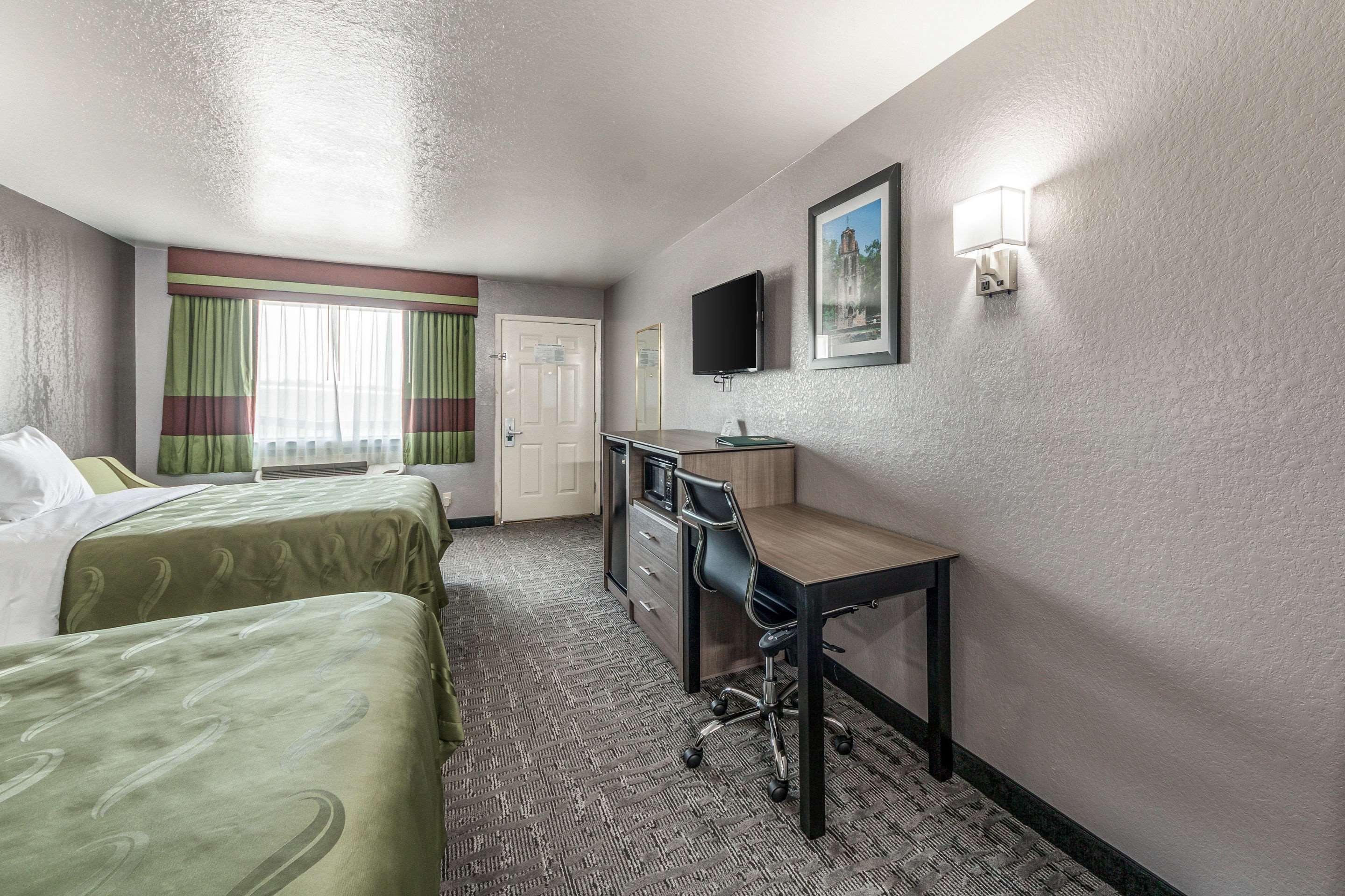 Quality Inn I-10 East Near Frost Bank Center San Antonio Eksteriør bilde