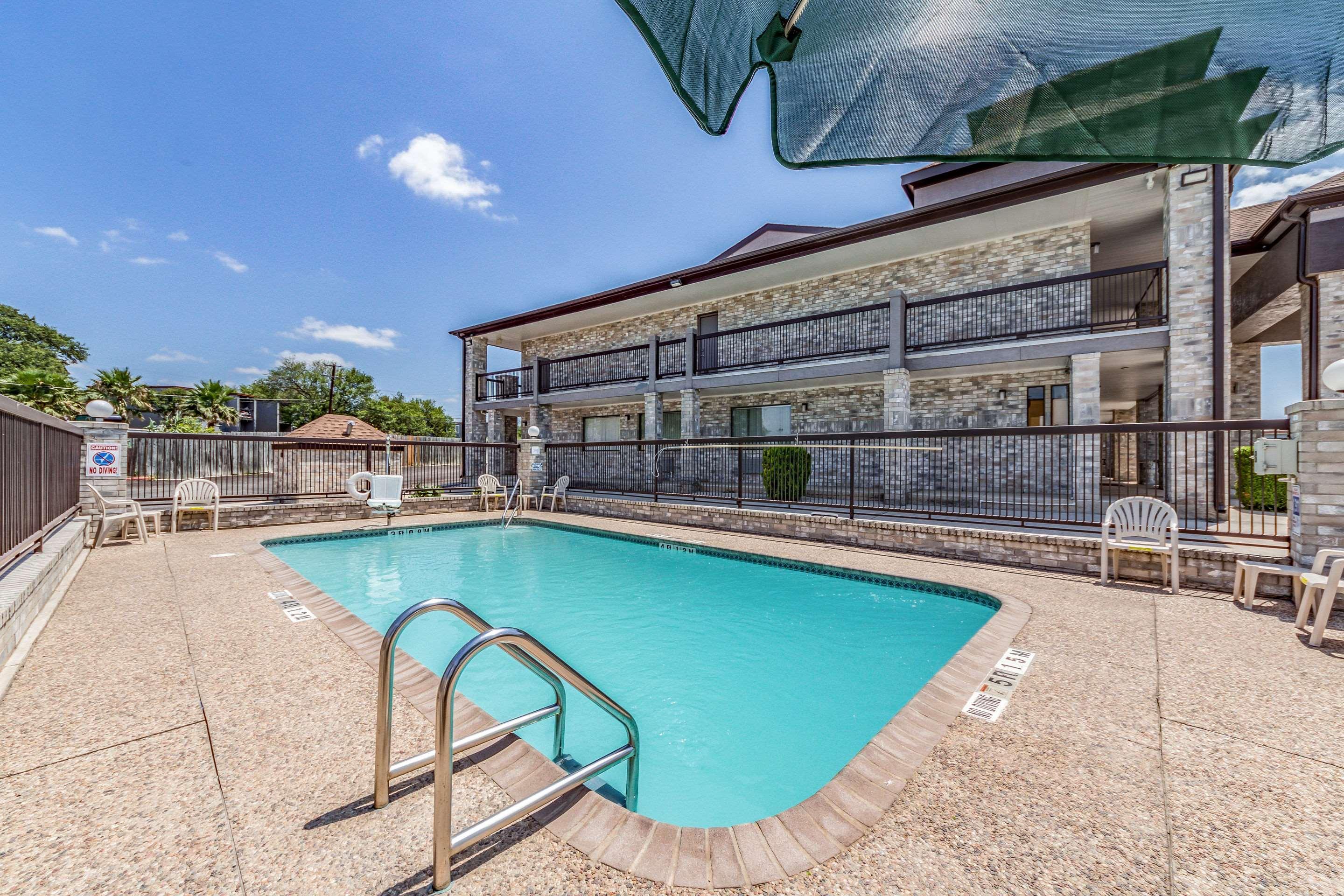 Quality Inn I-10 East Near Frost Bank Center San Antonio Eksteriør bilde