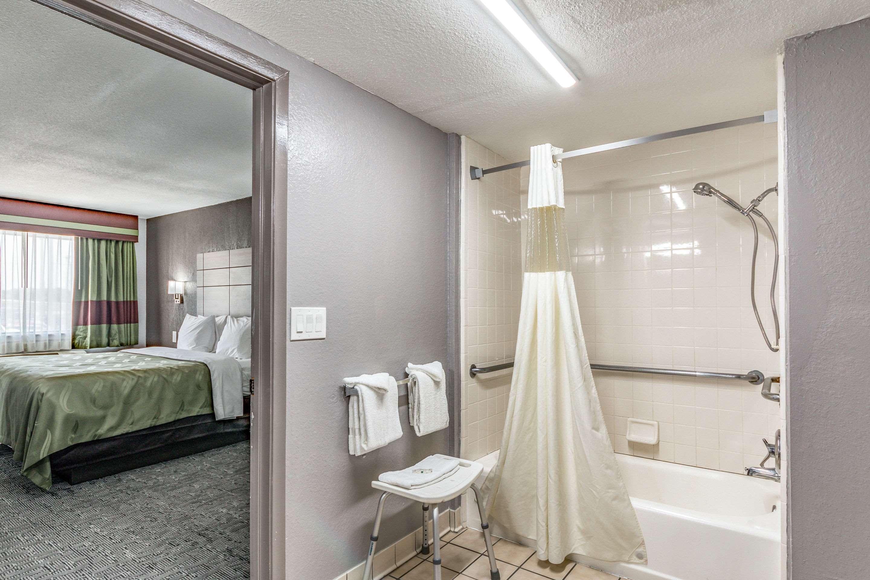 Quality Inn I-10 East Near Frost Bank Center San Antonio Eksteriør bilde