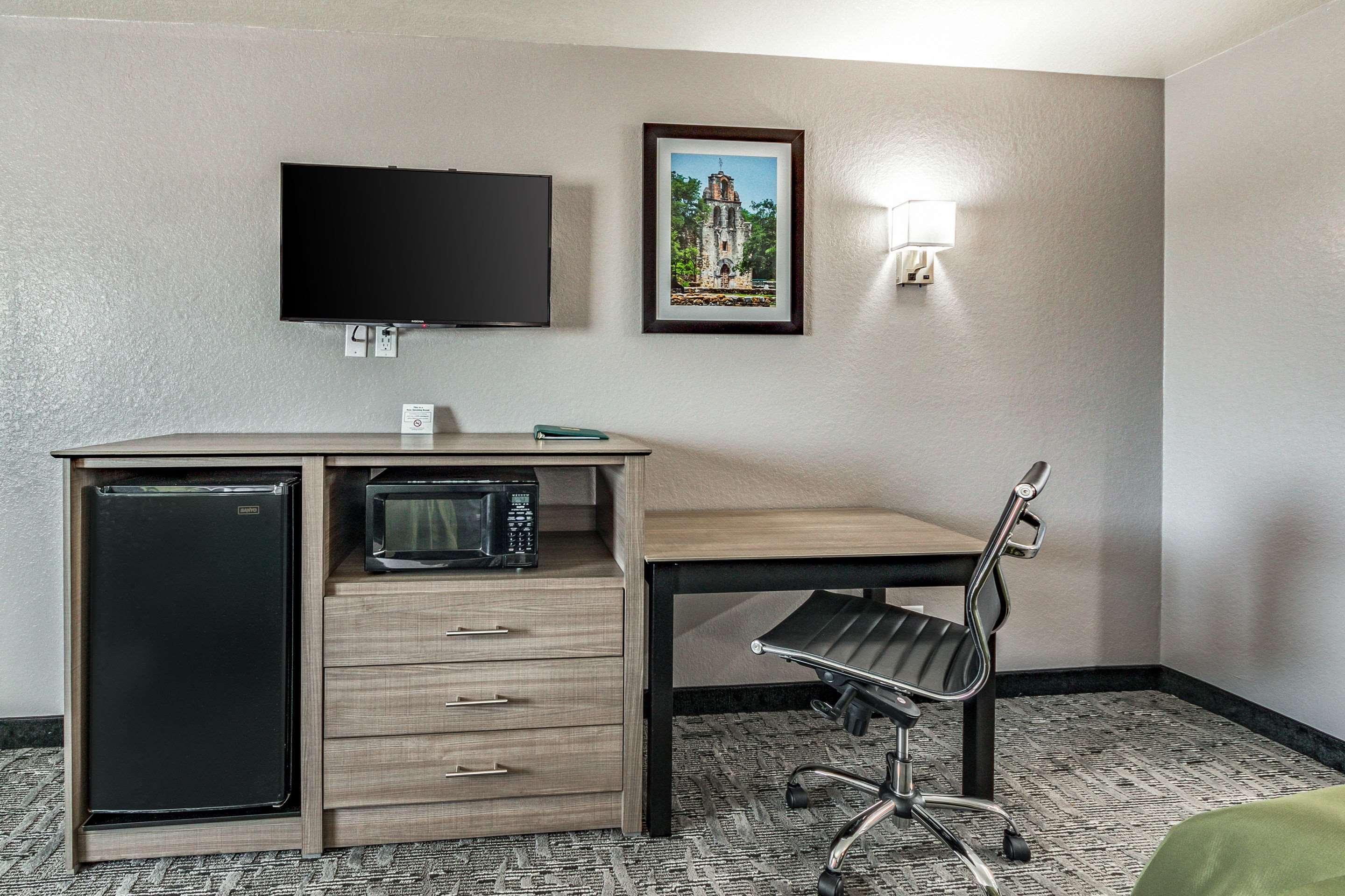 Quality Inn I-10 East Near Frost Bank Center San Antonio Eksteriør bilde