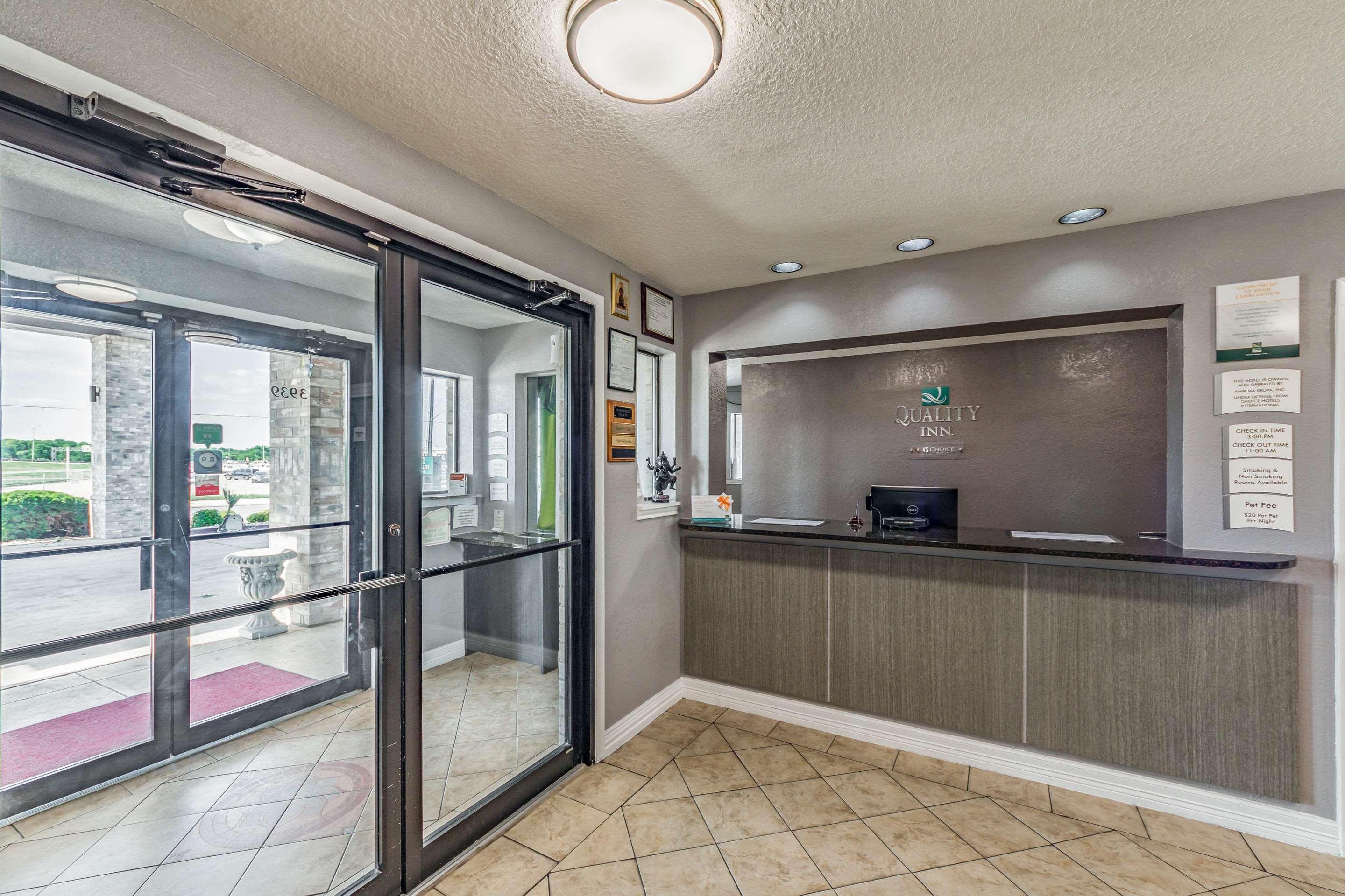 Quality Inn I-10 East Near Frost Bank Center San Antonio Eksteriør bilde
