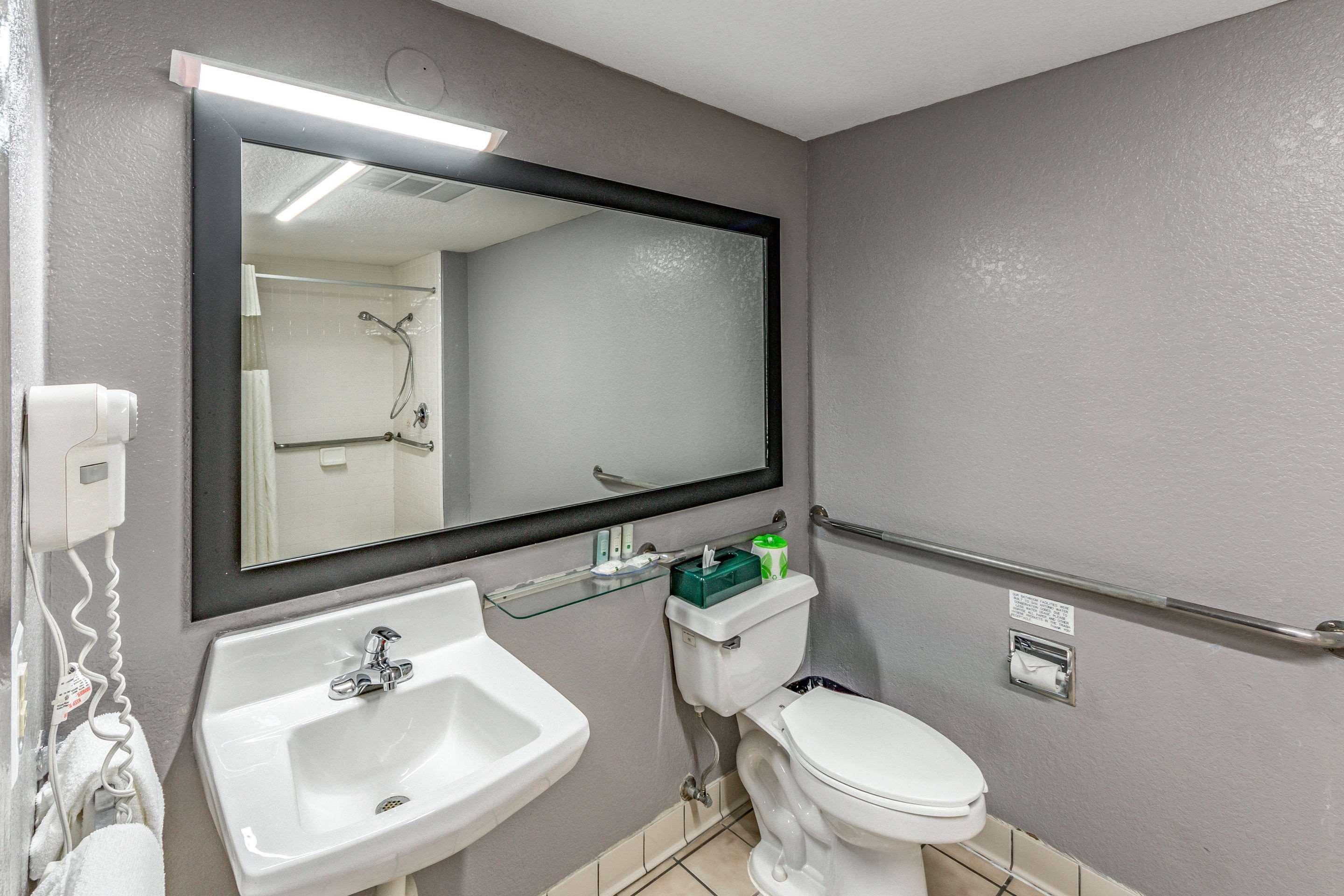 Quality Inn I-10 East Near Frost Bank Center San Antonio Eksteriør bilde
