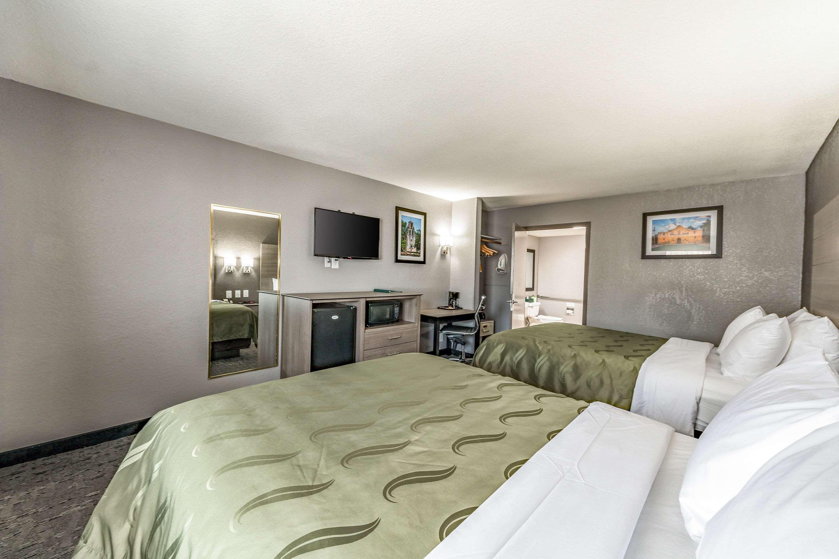 Quality Inn I-10 East Near Frost Bank Center San Antonio Eksteriør bilde