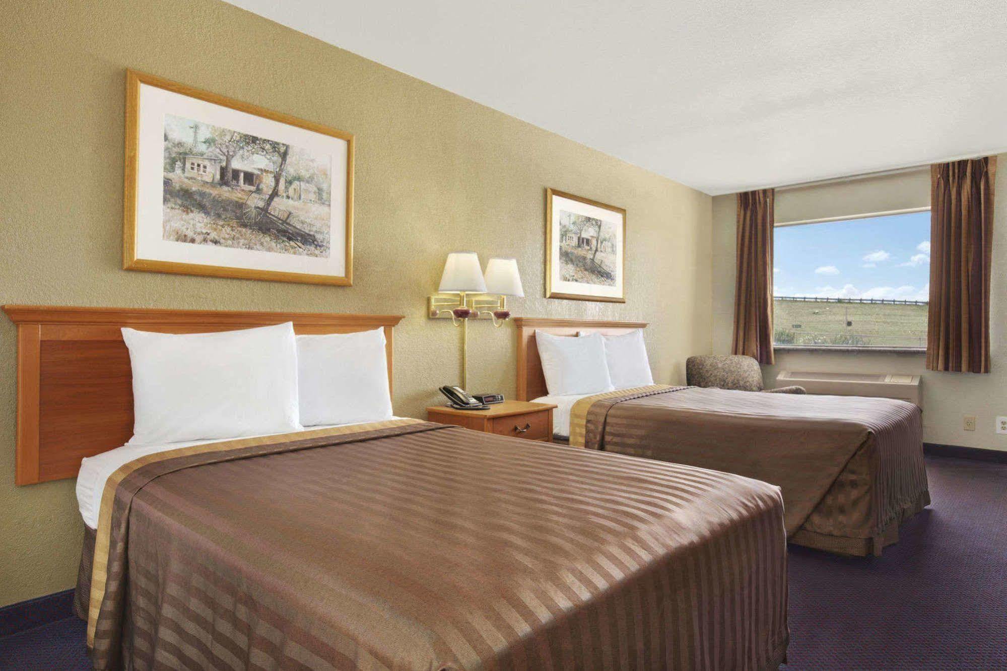 Quality Inn I-10 East Near Frost Bank Center San Antonio Eksteriør bilde