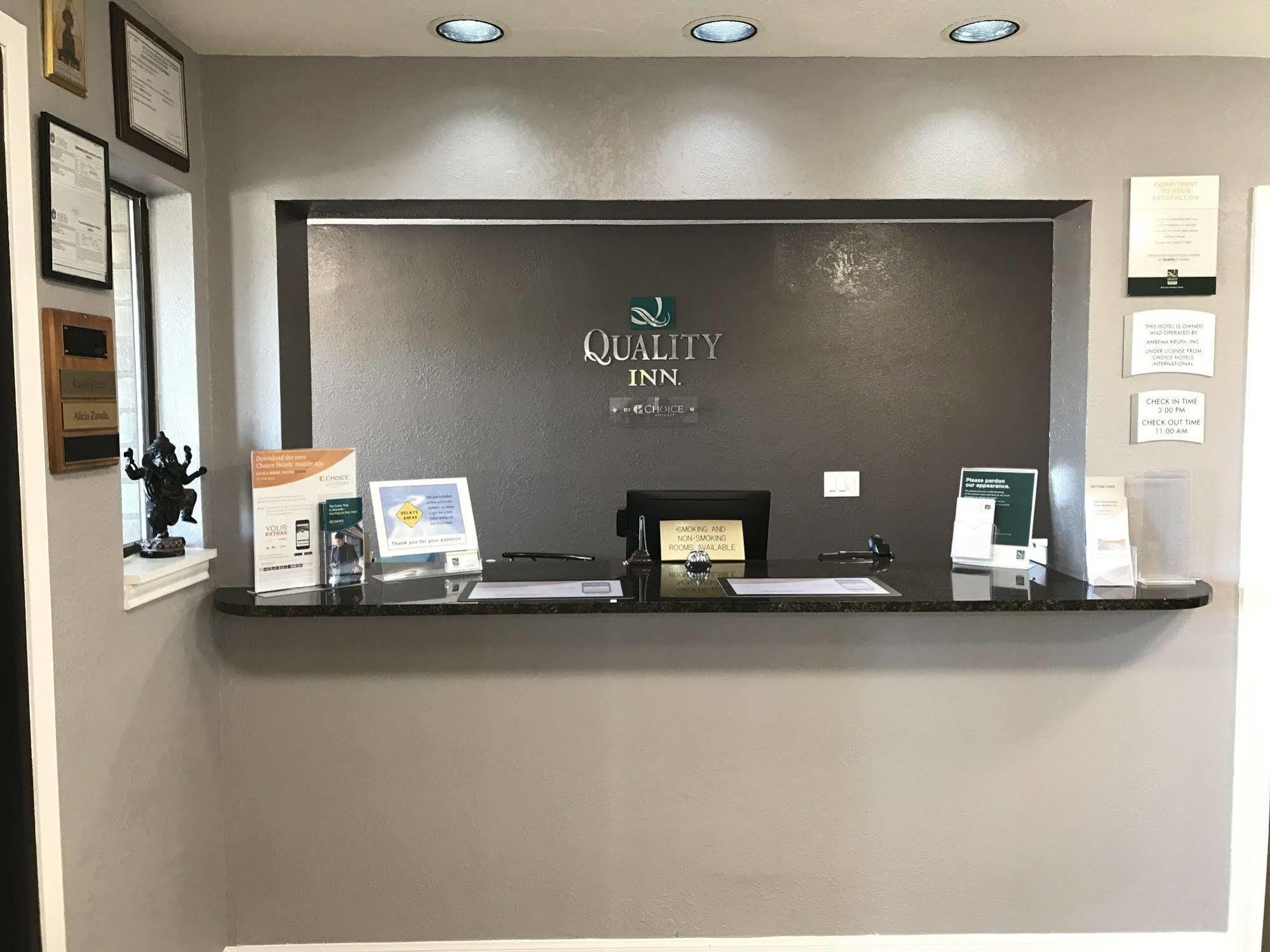 Quality Inn I-10 East Near Frost Bank Center San Antonio Eksteriør bilde
